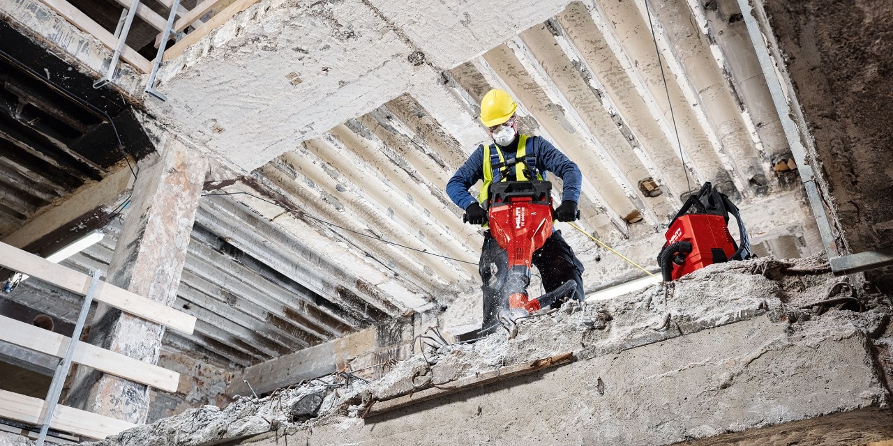 man using te2000 breaker