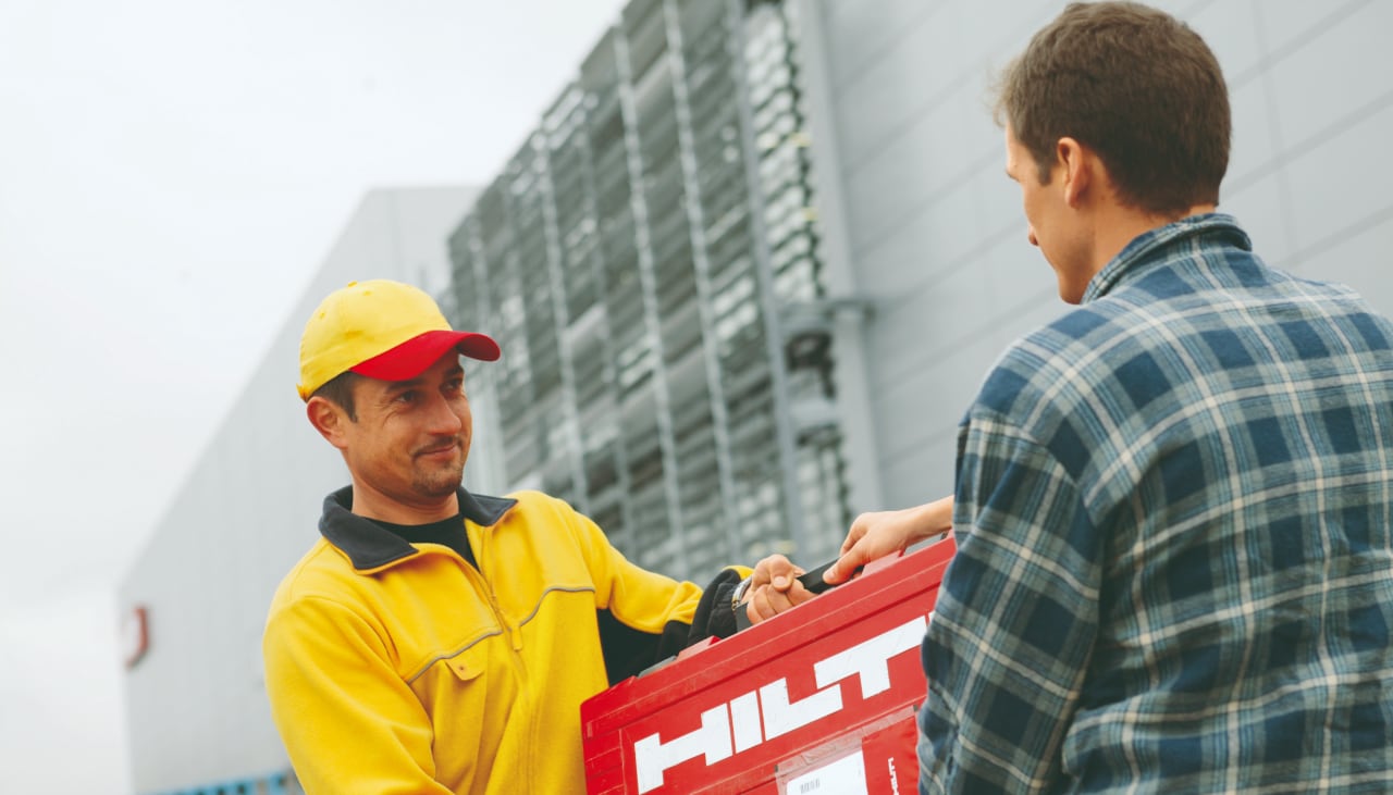 carrier picks up the tool from the customer for tool service