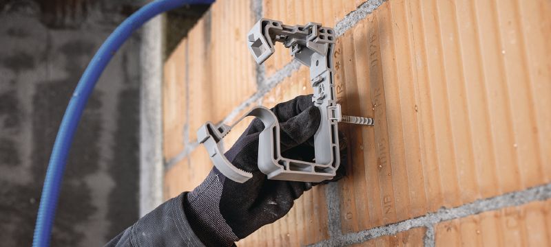 X-ECH MX (02) cable holder Plastic bunched cable holder optimised for collated nails and compatible with a wide variety of fastening methods and base materials Applications 1