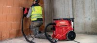 VC 40M-X M-Class dust extractor Powerful dust extractor with large container and push-bar for connection with power tools and jobsite clean ups (wet & dry), 30l tank Applications 1