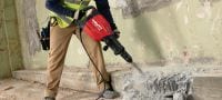 TE 1000-AVR Concrete breaker Versatile breaker for demolishing or chiselling floors and occasional wall applications (with universal power cord) Applications 1