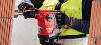 TE 30-AVR Rotary hammer Powerful SDS Plus (TE-C) rotary hammer for heavy-duty concrete drilling and corrective chiselling, with Active Vibration Reduction (AVR) Applications 3